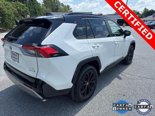 2022 Toyota RAV4 Hybrid SE