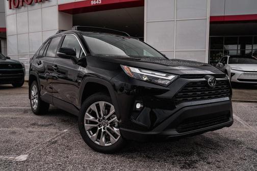 2025 Toyota RAV4 XLE Premium