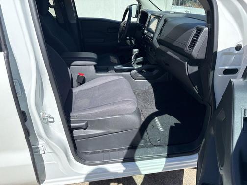 2023 Nissan Frontier S