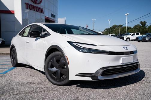 2025 Toyota Prius Plug-In Hybrid SE