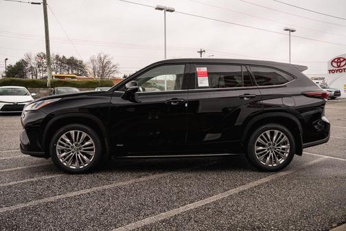2026 Toyota Highlander Hybrid Platinum