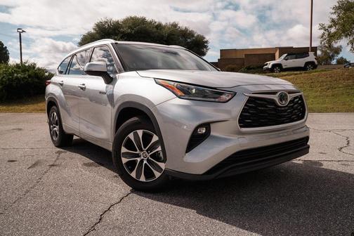 2021 Toyota Highlander Hybrid XLE