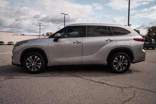 2021 Toyota Highlander Hybrid XLE