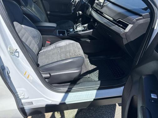 2022 Mitsubishi Outlander Black Edition 2WD