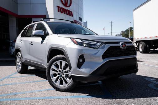 2025 Toyota RAV4 XLE Premium