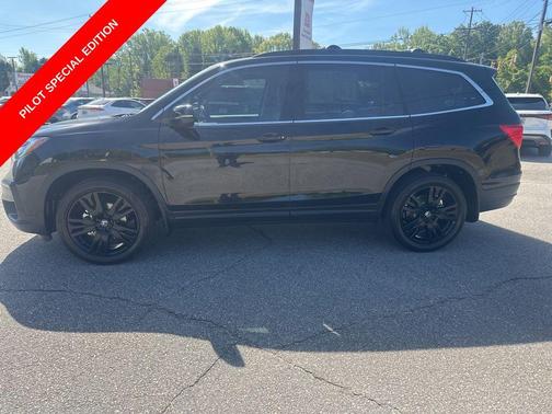 Crystal Black Pearl 2022 Honda Pilot AWD Special Edition