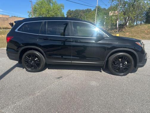 Crystal Black Pearl 2022 Honda Pilot AWD Special Edition