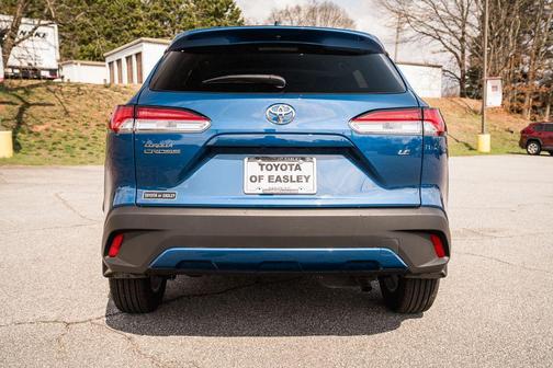 2024 Toyota Corolla Cross LE