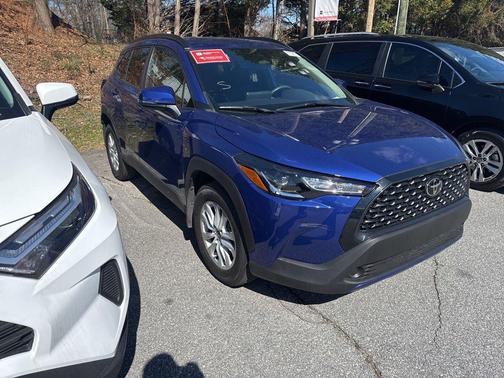2024 Toyota Corolla Cross LE