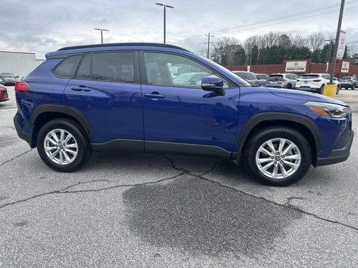 2024 Toyota Corolla Cross LE