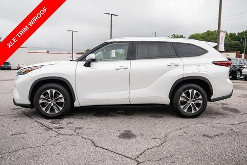 Pearl 2023 Toyota Highlander XLE