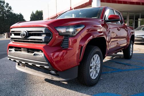 2025 Toyota Tacoma SR5