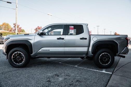 2025 Toyota Tacoma Hybrid TRD Off Road