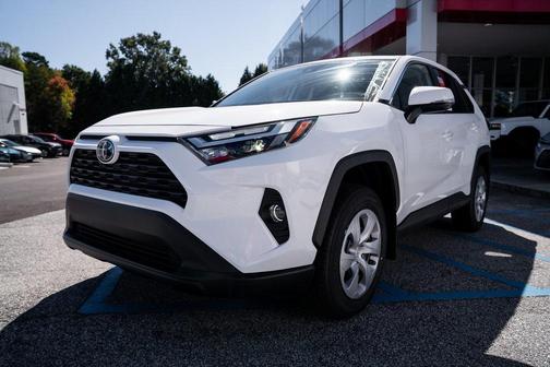 2025 Toyota RAV4 LE