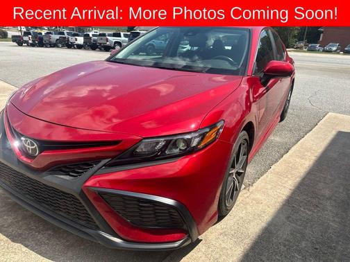 Red 2022 Toyota Camry SE