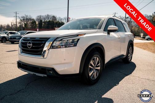 2022 Nissan Pathfinder SL 2WD