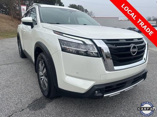 2022 Nissan Pathfinder SL 2WD