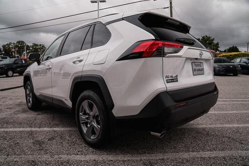 2025 Toyota RAV4 Hybrid XLE