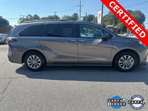 2021 Toyota Sienna XLE 8 Passenger