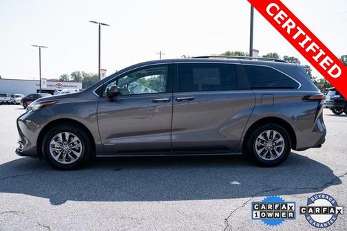2021 Toyota Sienna XLE 8 Passenger