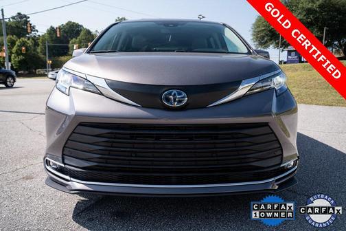 2021 Toyota Sienna XLE 8 Passenger