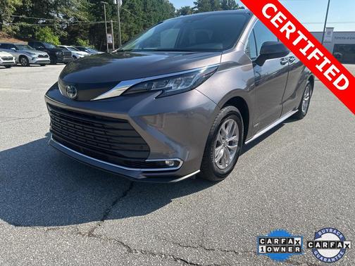 2021 Toyota Sienna XLE 8 Passenger