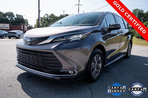 2021 Toyota Sienna XLE 8 Passenger