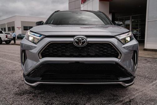 2025 Toyota RAV4 Hybrid SE