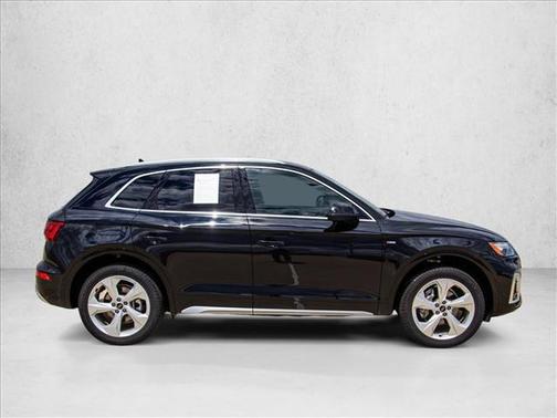 Mythos Black Metallic 2025 Audi Q5 45 S line Premium Plus
