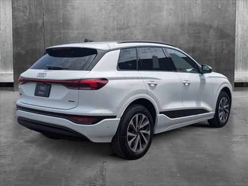 2025 Audi Q6 e-tron Premium Plus quattro