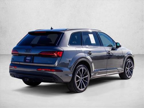 2023 Audi Q7 55 Premium Plus