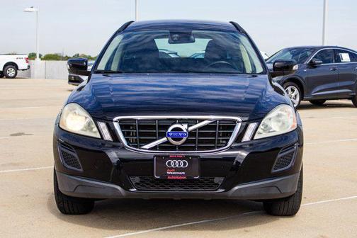 Black Sapphire Metal 2011 Volvo XC60 3.2 R-Design