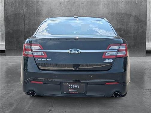 2018 Ford Taurus SEL