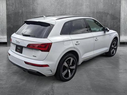 2022 Audi Q5 45 S line Premium Plus