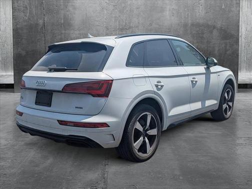 2022 Audi Q5 45 S line Premium Plus