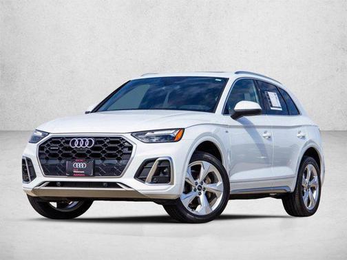 Ibis White 2023 Audi Q5 45 S line Premium Plus