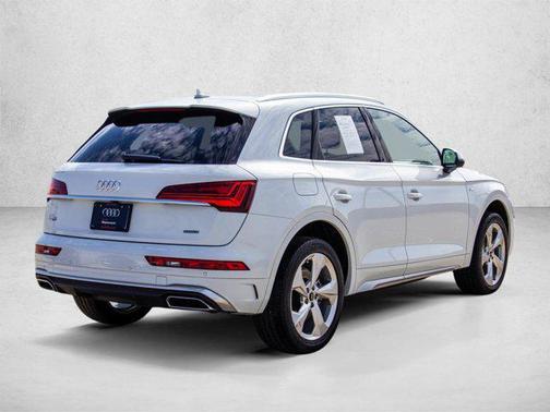 Ibis White 2023 Audi Q5 45 S line Premium Plus