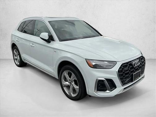 Ibis White 2023 Audi Q5 45 S line Premium Plus