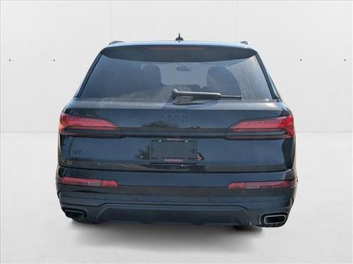 2025 Audi Q7 45 Premium Plus