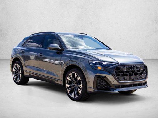 Daytona Gray Pearl Effect 2026 Audi Q8 55 Premium Plus