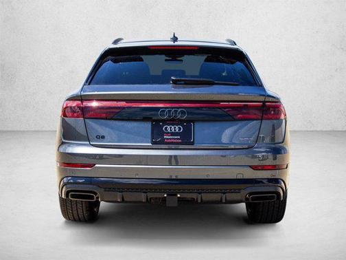Daytona Gray Pearl Effect 2026 Audi Q8 55 Premium Plus
