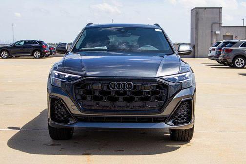 Daytona Gray Pearl Effect 2026 Audi Q8 55 Premium Plus