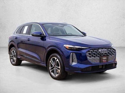 Navarra Blue Metallic 2025 Audi Q5 Premium TFSI quattro S tronic