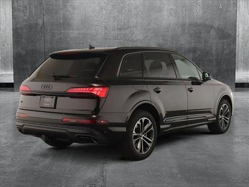 2025 Audi Q7 45 Premium Plus