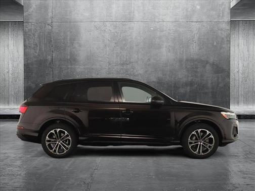 2025 Audi Q7 45 Premium Plus