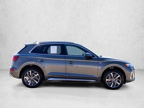 Chronos Gray Metallic 2023 Audi Q5 45 S line Premium Plus