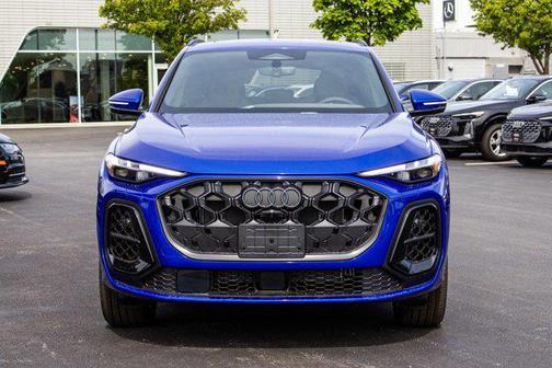 Ultra Blue Metallic 2026 Audi Q5 Premium Plus TFSI quattro S tronic