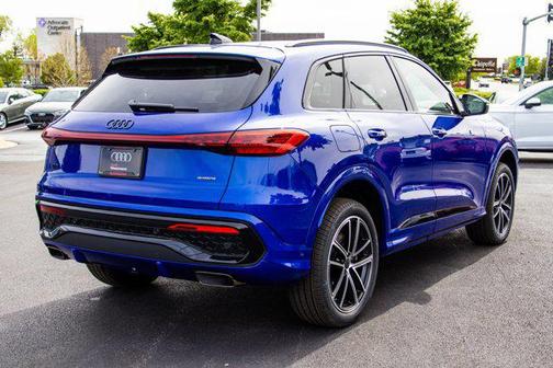 Ultra Blue Metallic 2026 Audi Q5 Premium Plus TFSI quattro S tronic