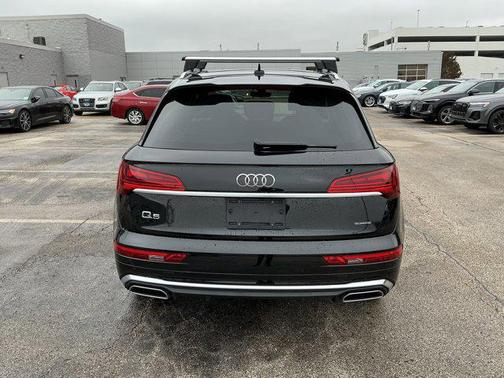 2022 Audi Q5 45 S line Premium Plus