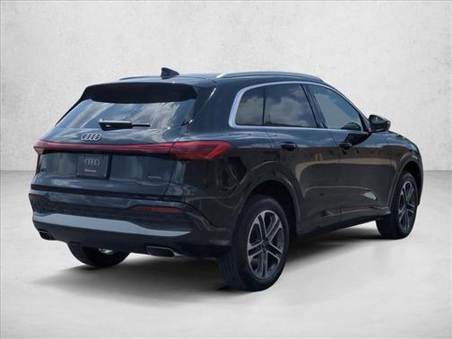 2025 Audi Q5 Premium TFSI quattro S tronic